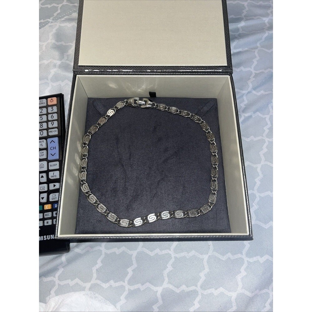 MONET SATIN SILVER-TONE NECKLACE - HEAVY FLAT LINKS, 24-1/2" - 1980s VINTAGE GUC